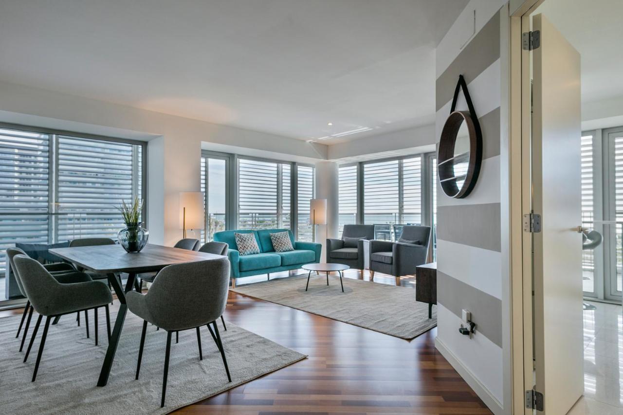 Alcam Llum Deluxe Apartment Barcelona Bagian luar foto