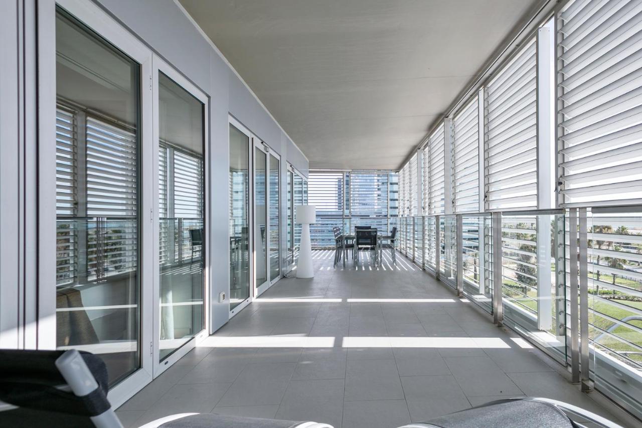 Alcam Llum Deluxe Apartment Barcelona Bagian luar foto