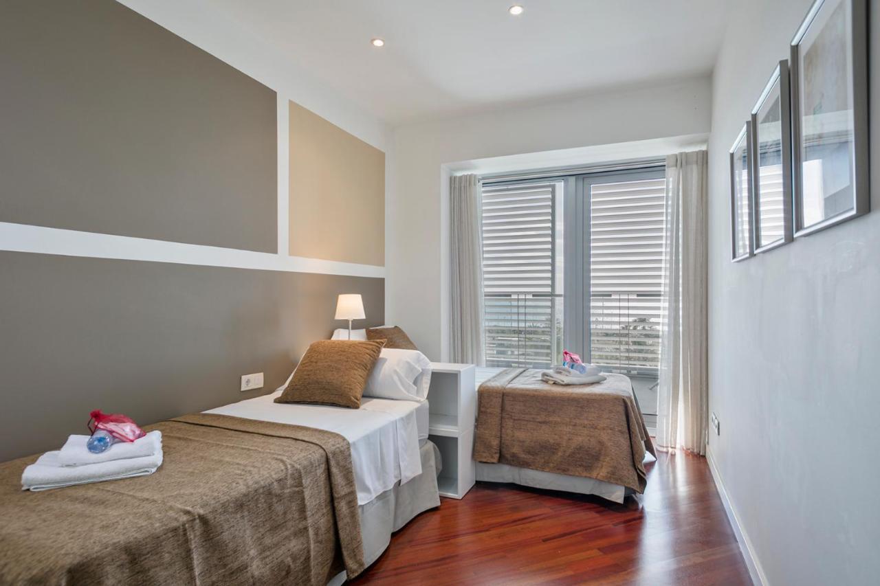 Alcam Llum Deluxe Apartment Barcelona Bagian luar foto