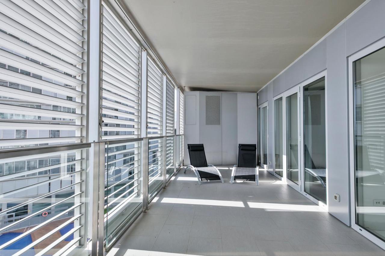 Alcam Llum Deluxe Apartment Barcelona Bagian luar foto