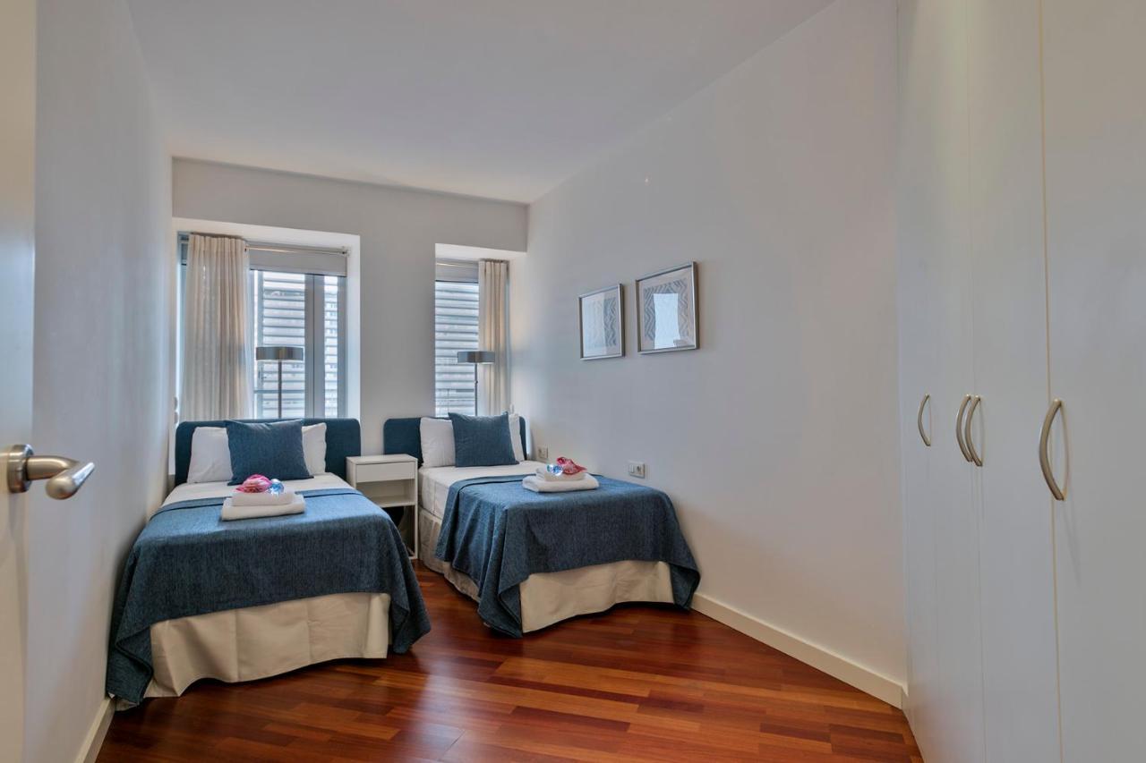 Alcam Llum Deluxe Apartment Barcelona Bagian luar foto