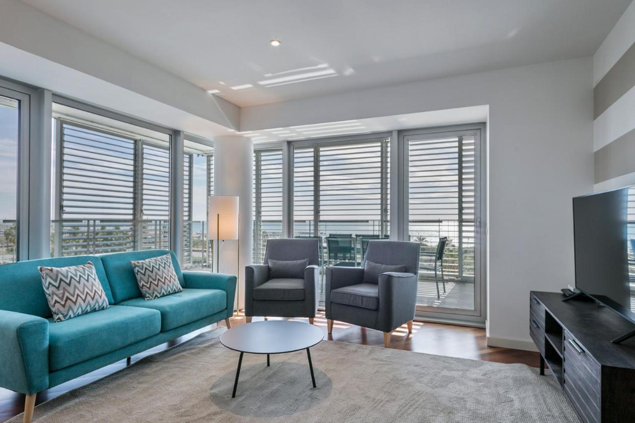 Alcam Llum Deluxe Apartment Barcelona Bagian luar foto