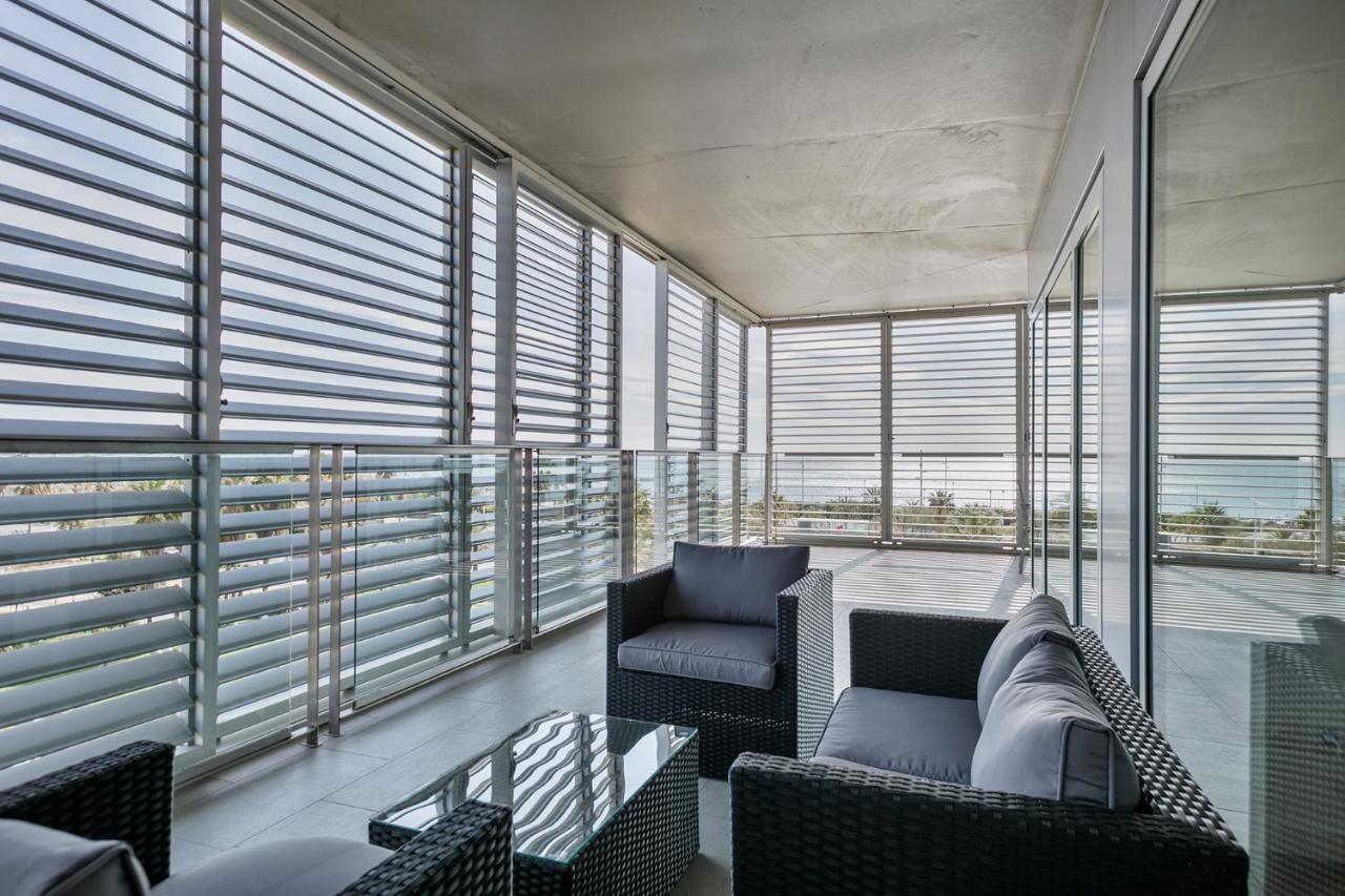 Alcam Llum Deluxe Apartment Barcelona Bagian luar foto