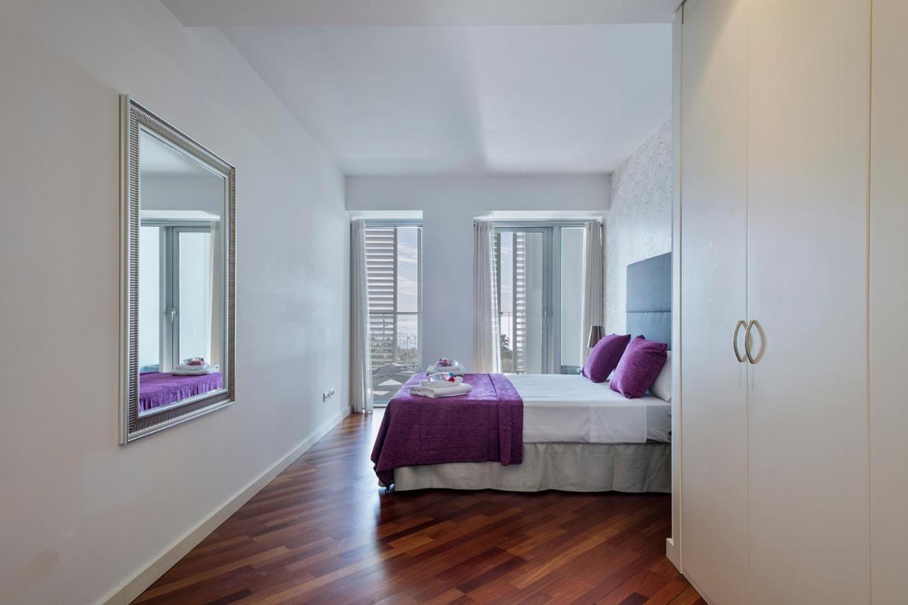 Alcam Llum Deluxe Apartment Barcelona Bagian luar foto